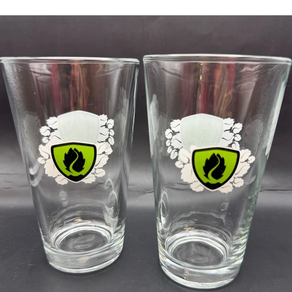 Hop Valley Brewing Co Pint Glass Set of 2 Green‎ Shield Logo Craft Beer Barware